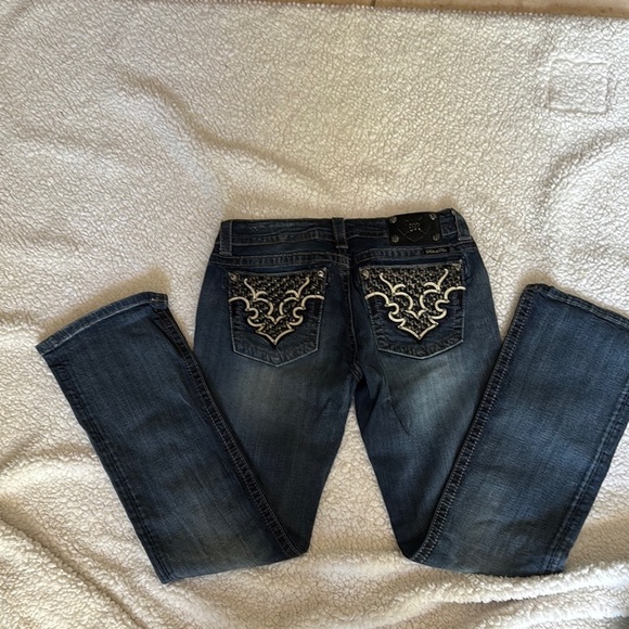 Miss Me Denim - Y2K Miss Me Women's Low Rise Bootcut Blue Jeans with Embroidered Pockets